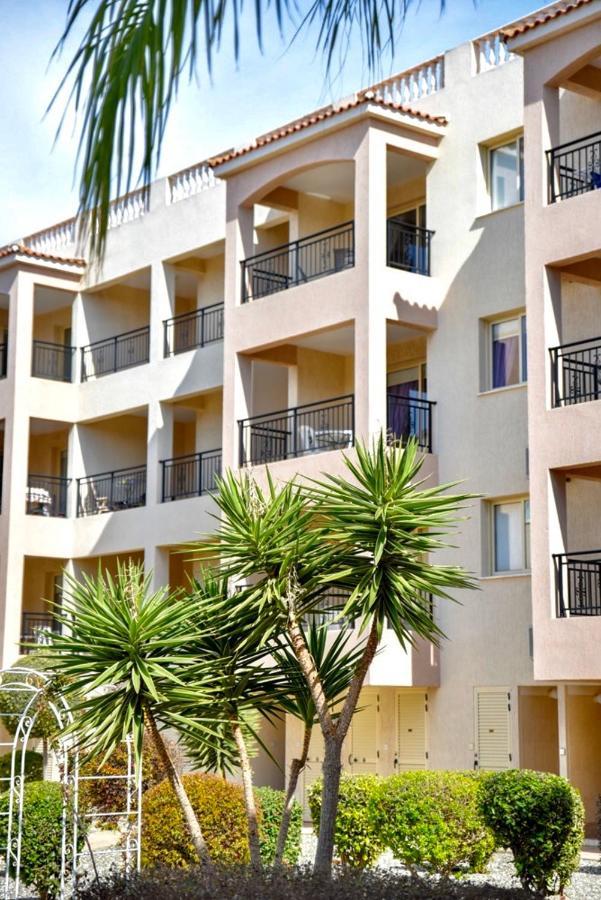 Royal Seacrest F G5 Ground Floor Apartment Paphos ภายนอก รูปภาพ
