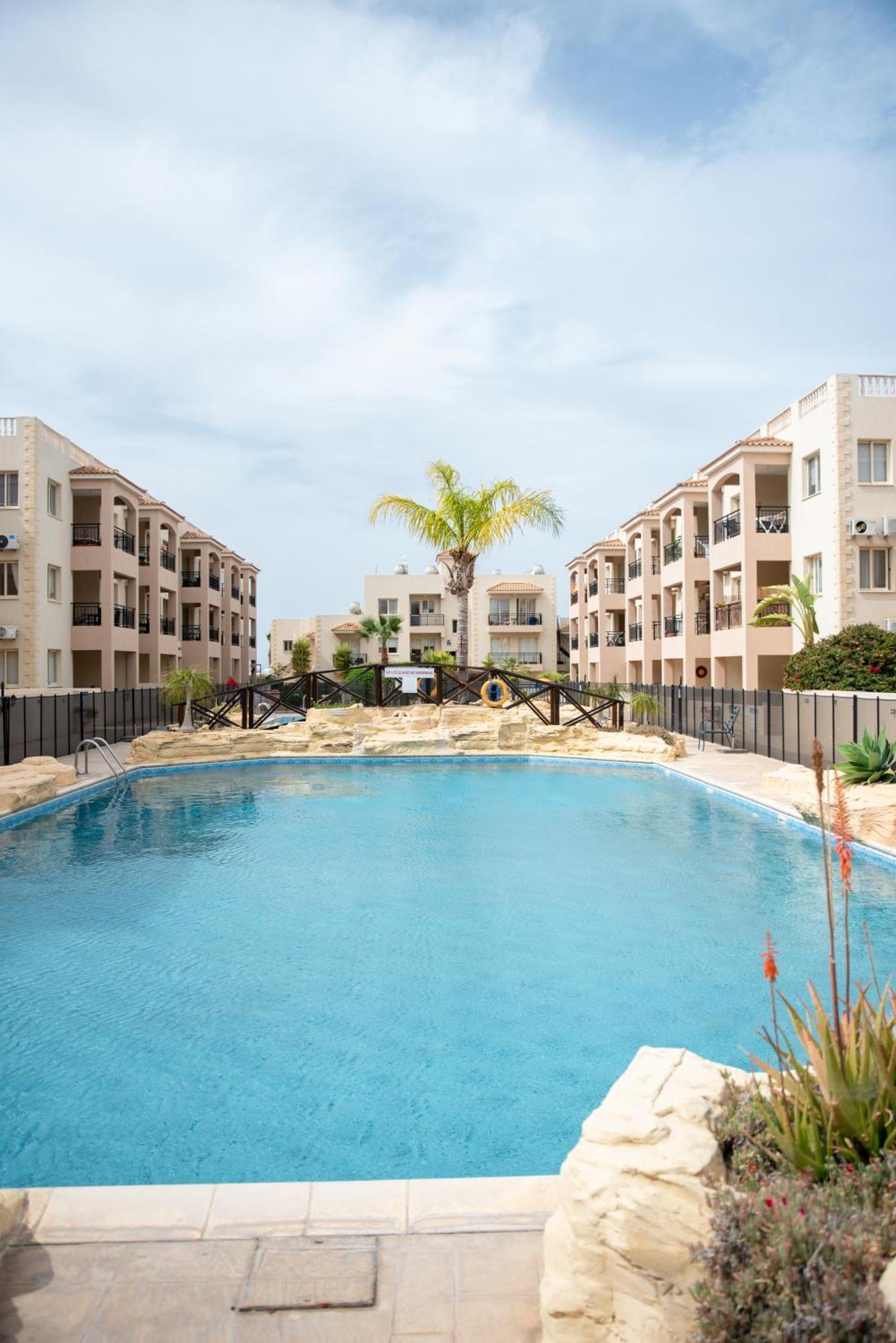 Royal Seacrest F G5 Ground Floor Apartment Paphos ภายนอก รูปภาพ